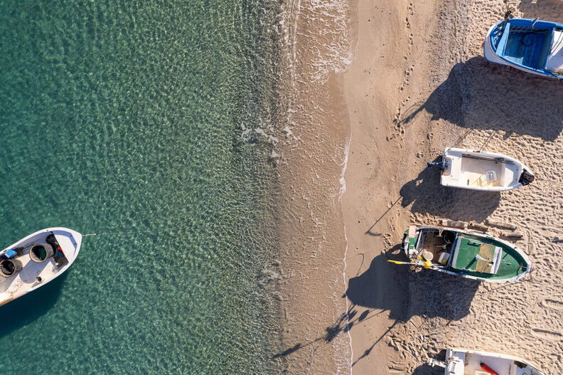 spiaggia mare barche pesca di Soverato