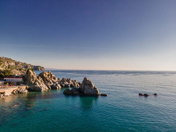 Pietragrande mare scogliera di Staletti