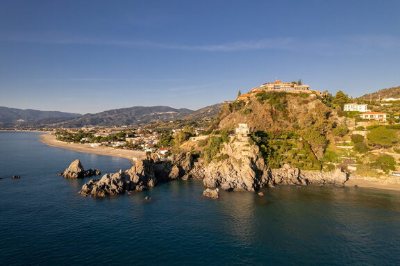 Pietragrande mare scogliera di Staletti