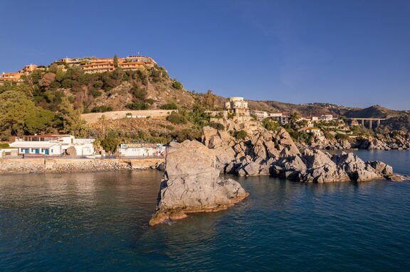 Pietragrande mare scogliera di Staletti