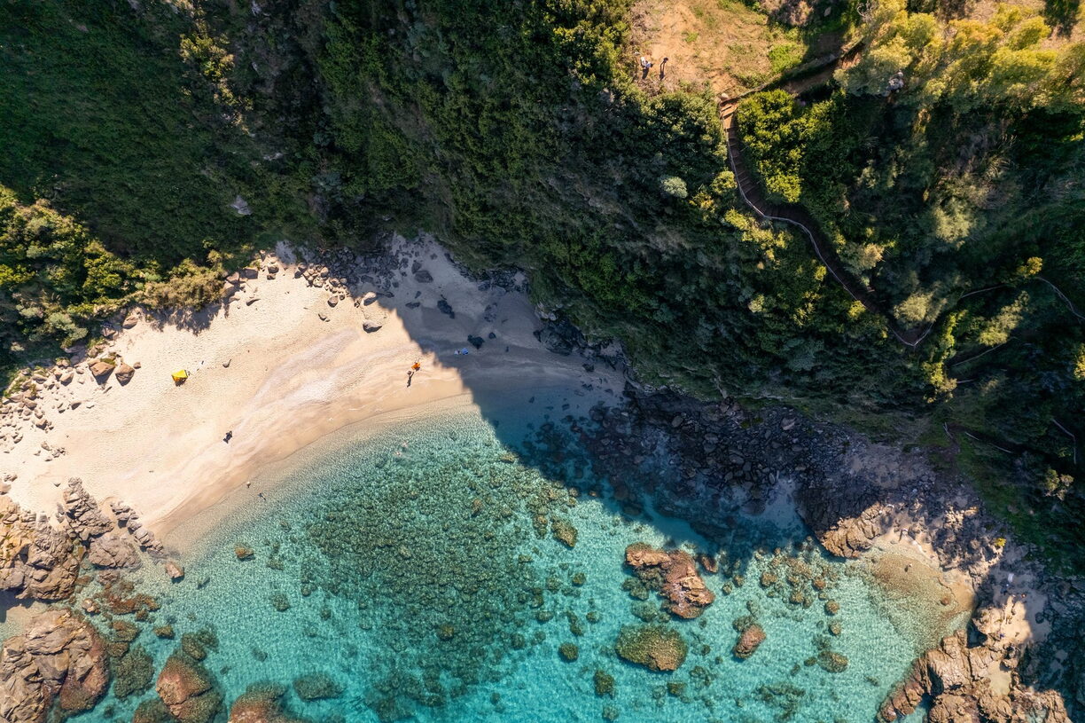 Spiaggia Paradiso Sub Mare Scogli di Zambrone